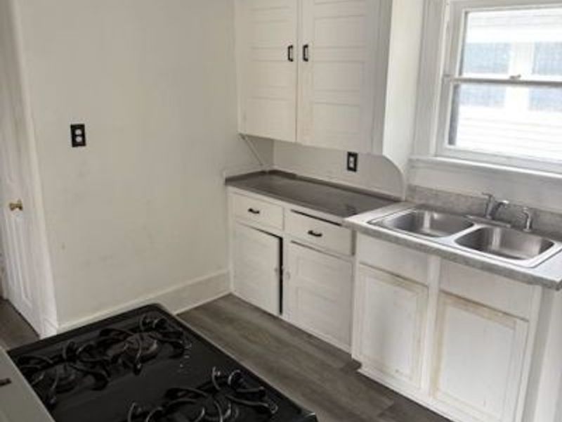 49 W Salome Avenue, Akron, OH 44310 Photo 7