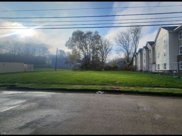 822 W Muskingum Avenue, Zanesville, OH 43701