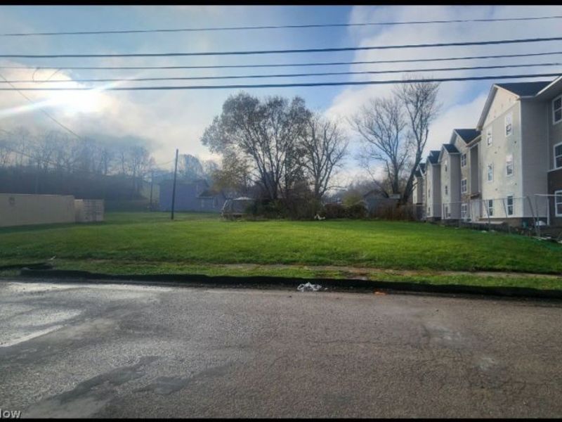 822 W Muskingum Avenue, Zanesville, OH 43701 Photo 1