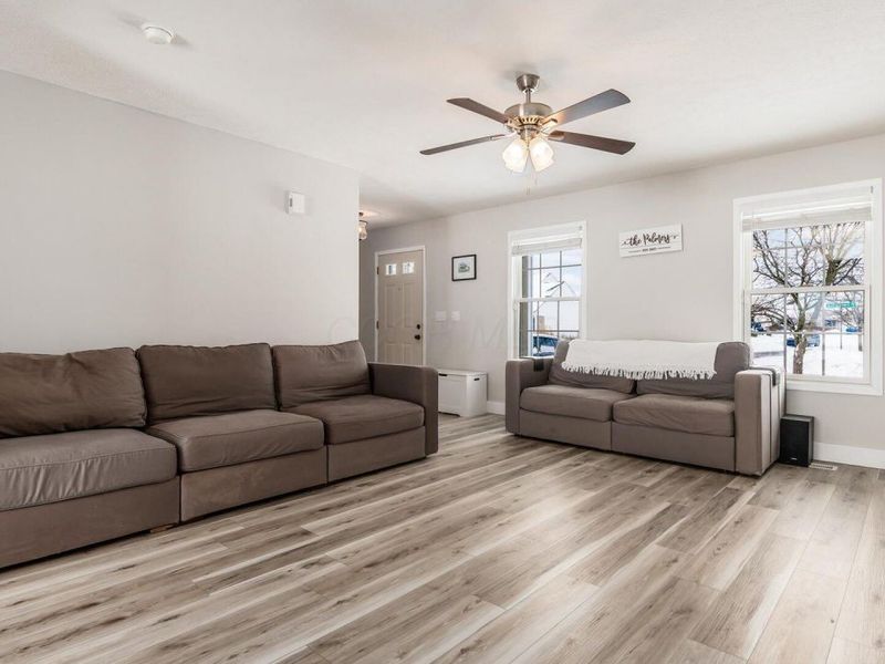 156 Glen Crossing Drive, Etna, OH 43062 Photo 5