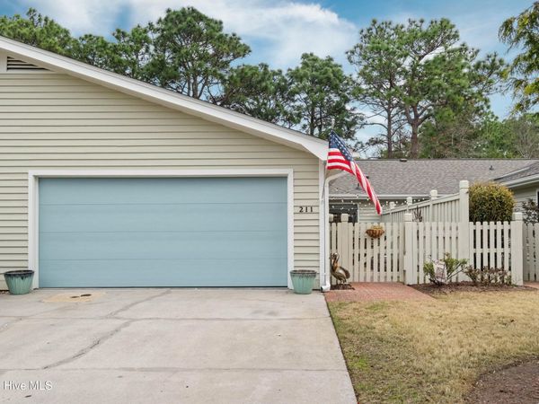 211 Inland Greens Circle, Wilmington, NC 28405