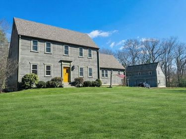 2 Marie Dr, Blackstone, MA 01594