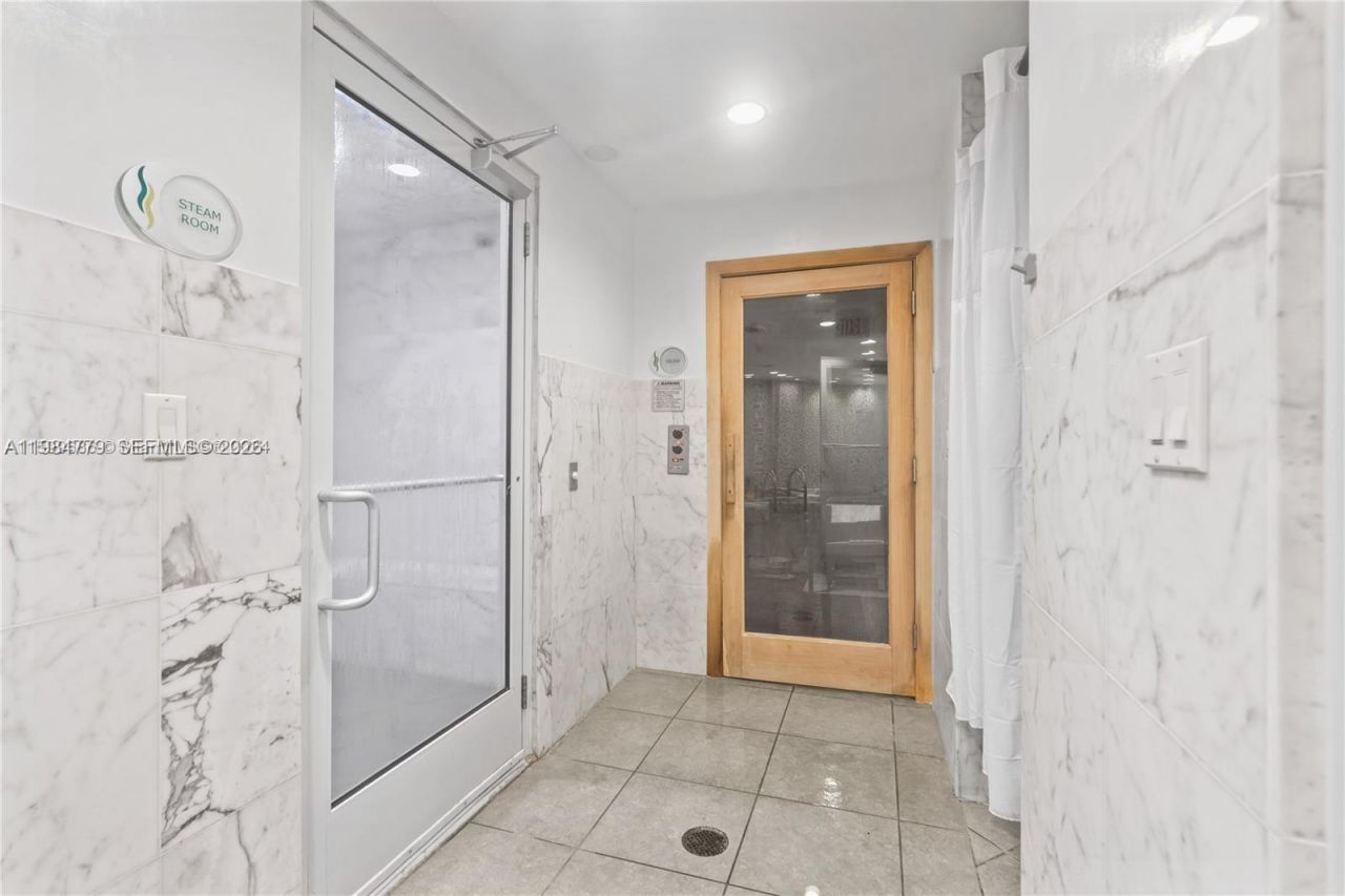 253 NE 2nd St , Unit 433, Miami, FL 33132 Photo