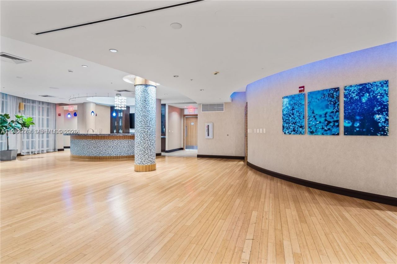 253 NE 2nd St , Unit 433, Miami, FL 33132 Photo