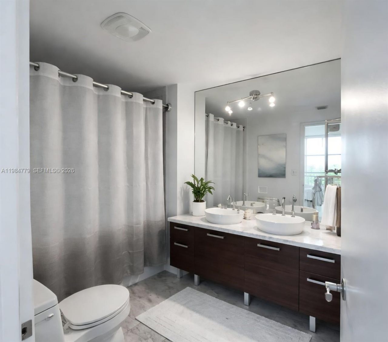 253 NE 2nd St , Unit 433, Miami, FL 33132 Photo