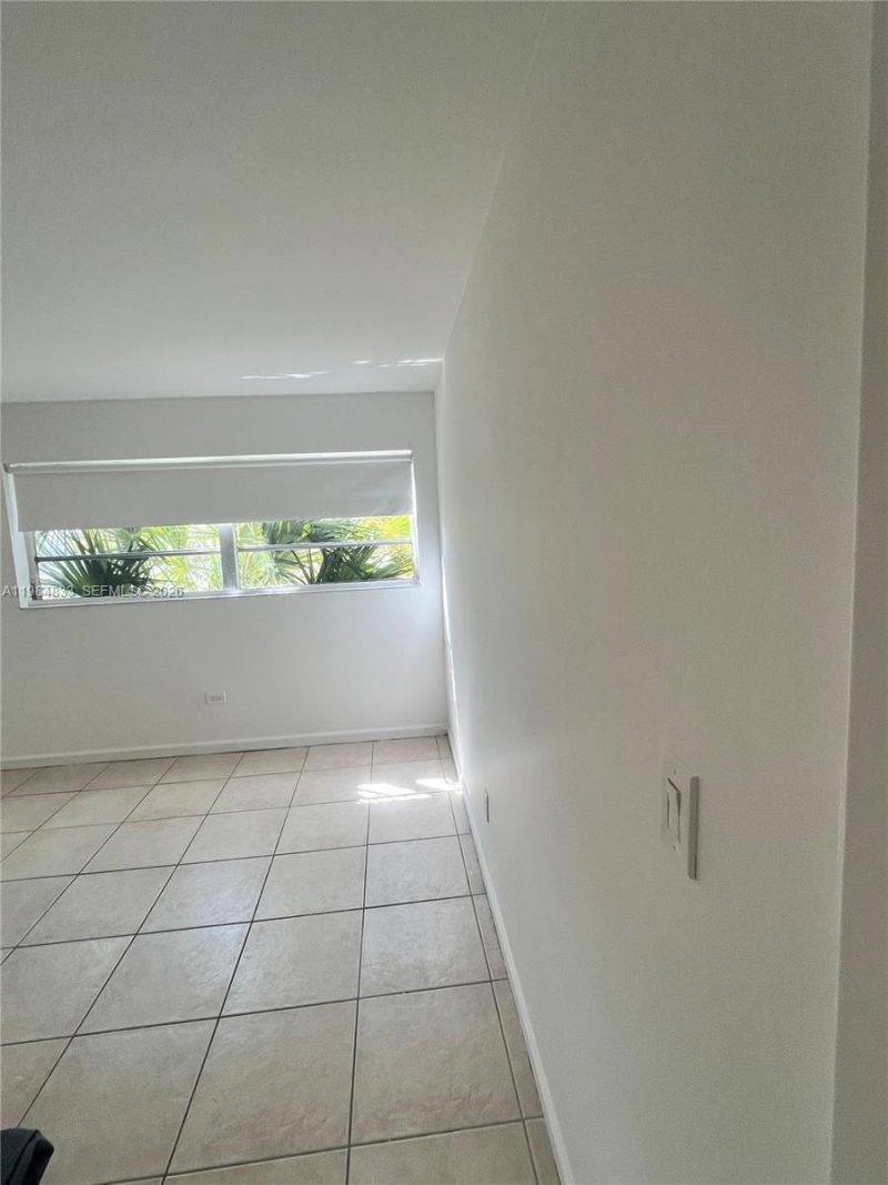 3522 NE 171st St , Unit 206, North Miami Beach, FL 33160 Photo