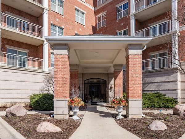 153 Pointe Drive , Unit 201, Northbrook, IL 60062