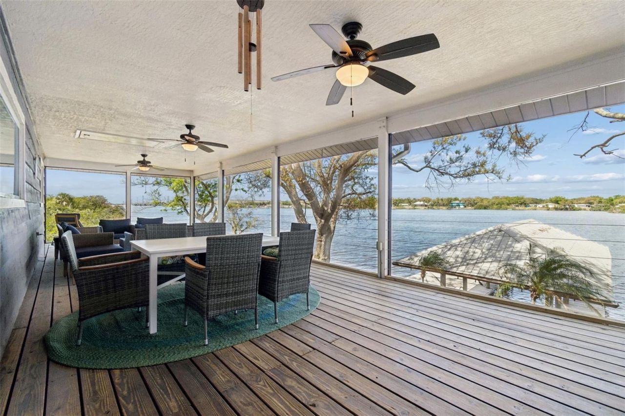 9901 Bay Drive , Gibsonton, FL 33534 Photo