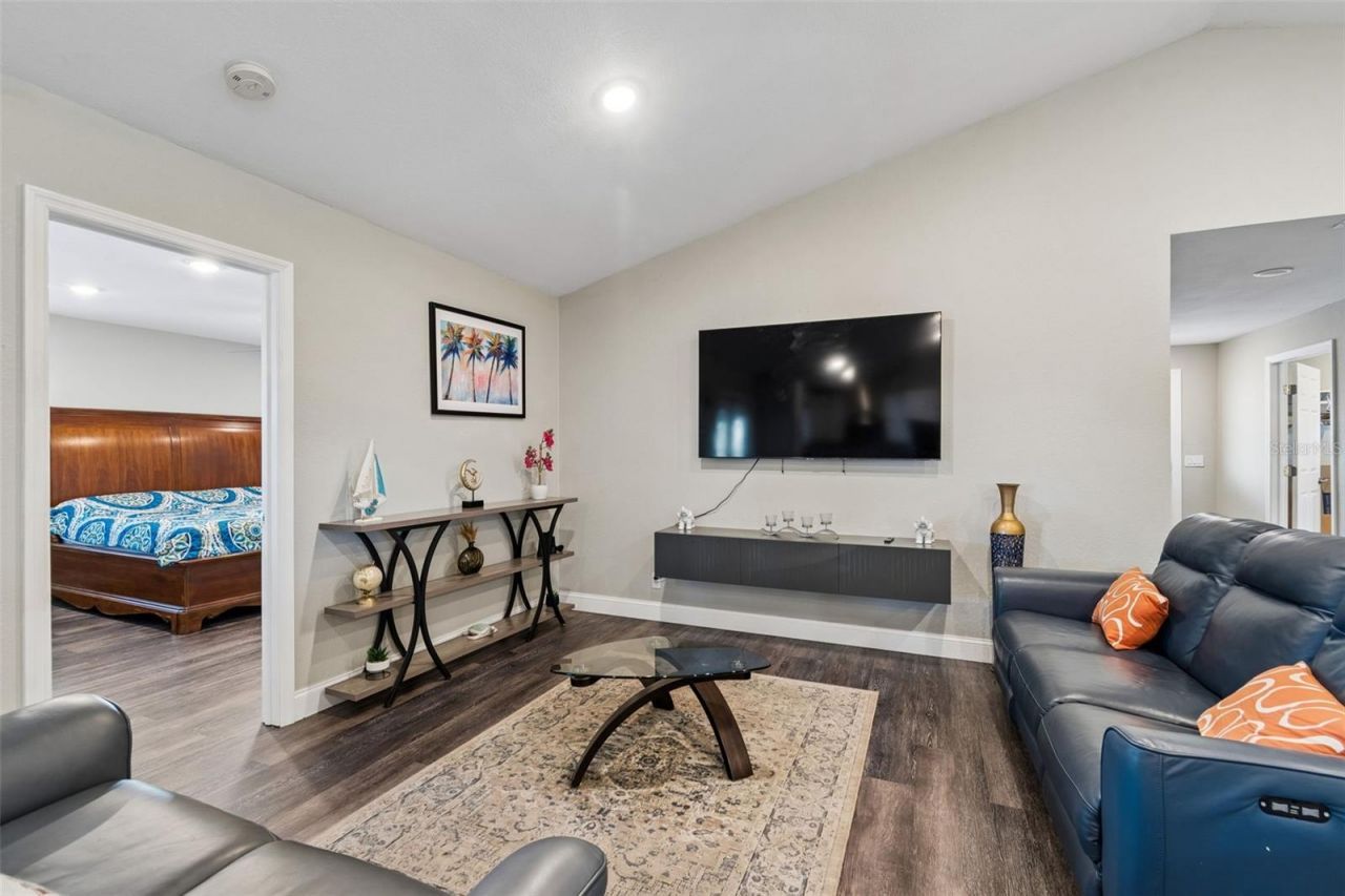 9901 Bay Drive, Gibsonton, FL 33534 Photo
