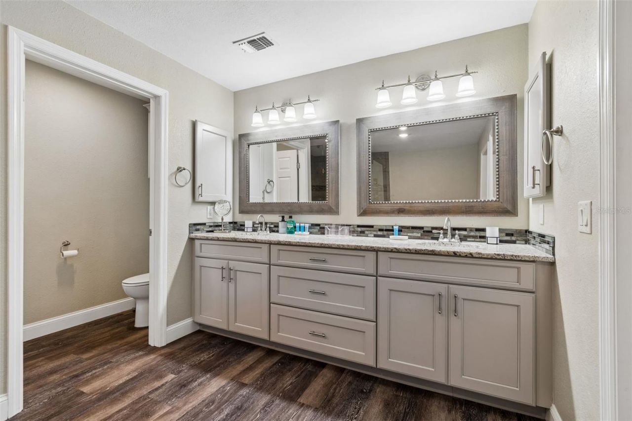 9901 Bay Drive, Gibsonton, FL 33534 Photo