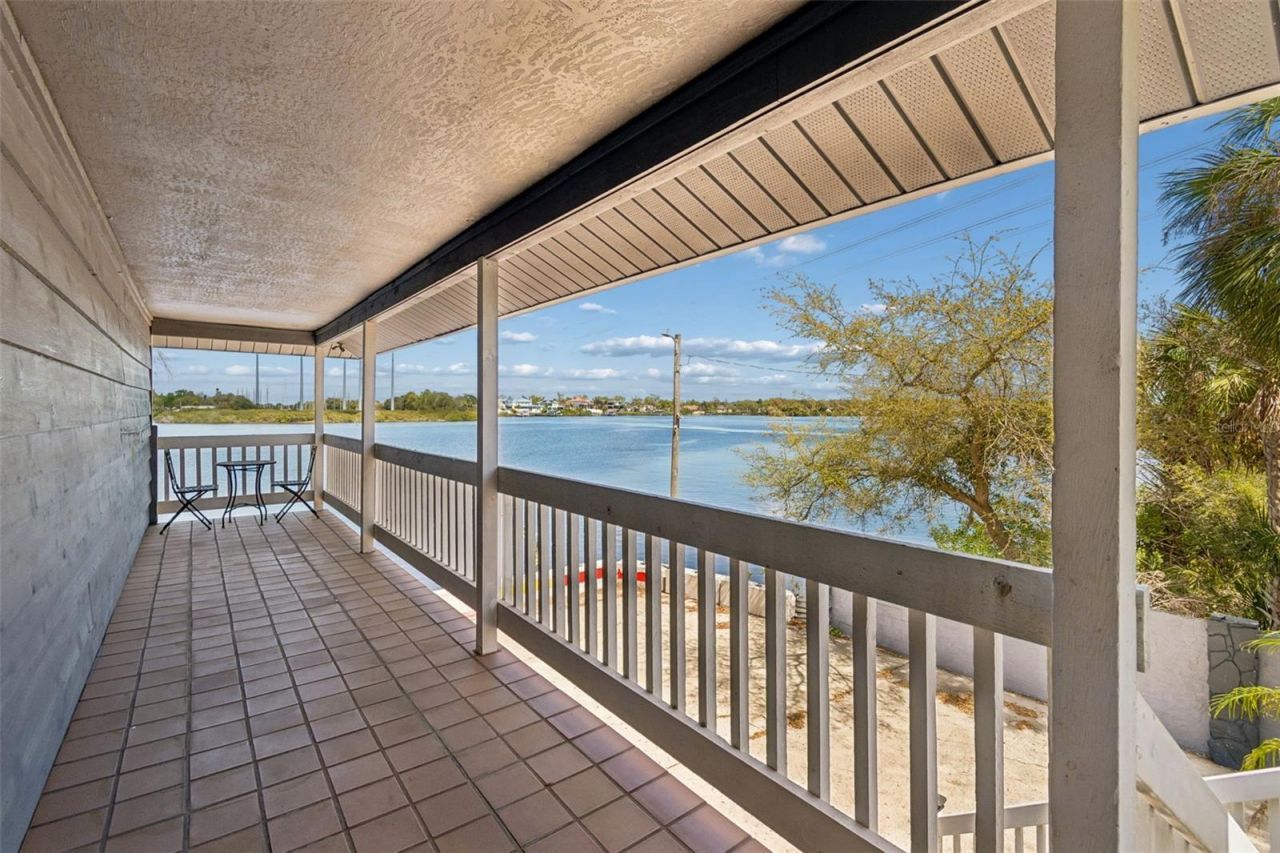 9901 Bay Drive, Gibsonton, FL 33534 Photo