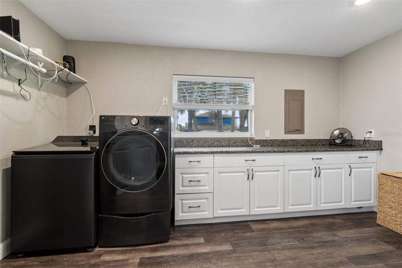 9901 Bay Drive, Gibsonton, FL 33534 Photo