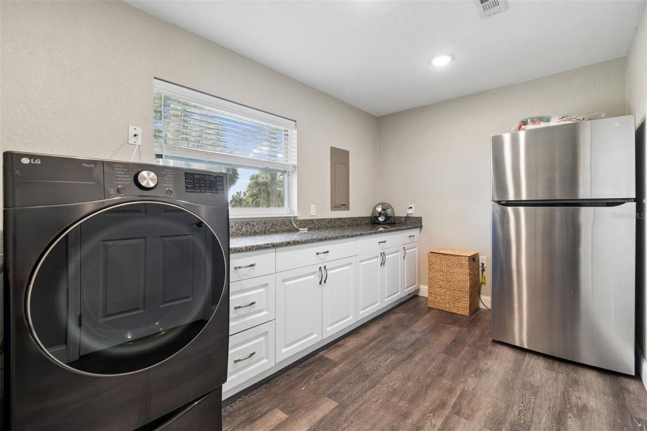 9901 Bay Drive, Gibsonton, FL 33534 Photo