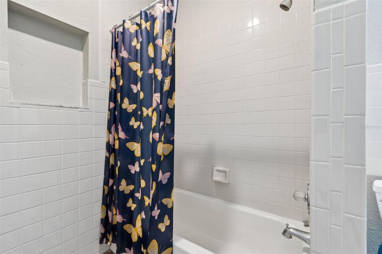 9901 Bay Drive , Gibsonton, FL 33534 Photo