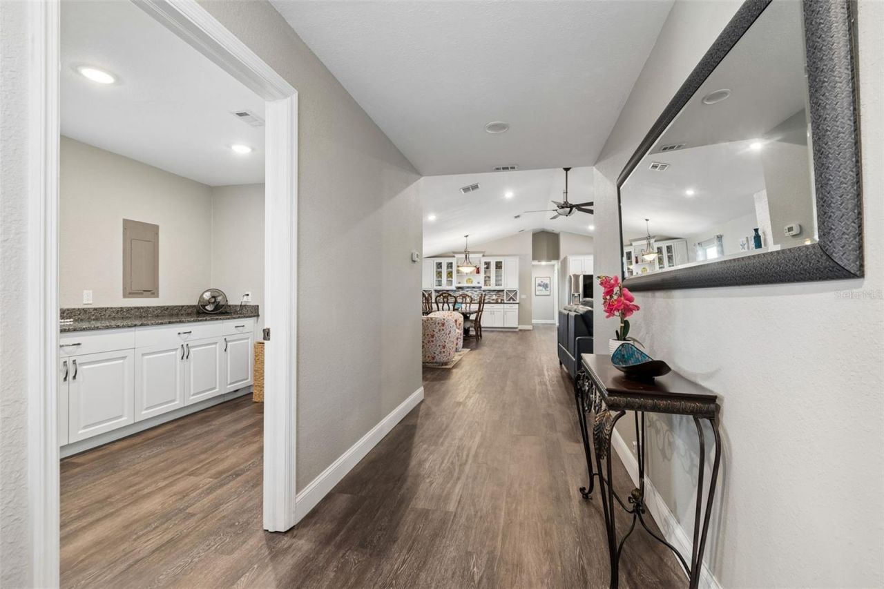 9901 Bay Drive, Gibsonton, FL 33534 Photo