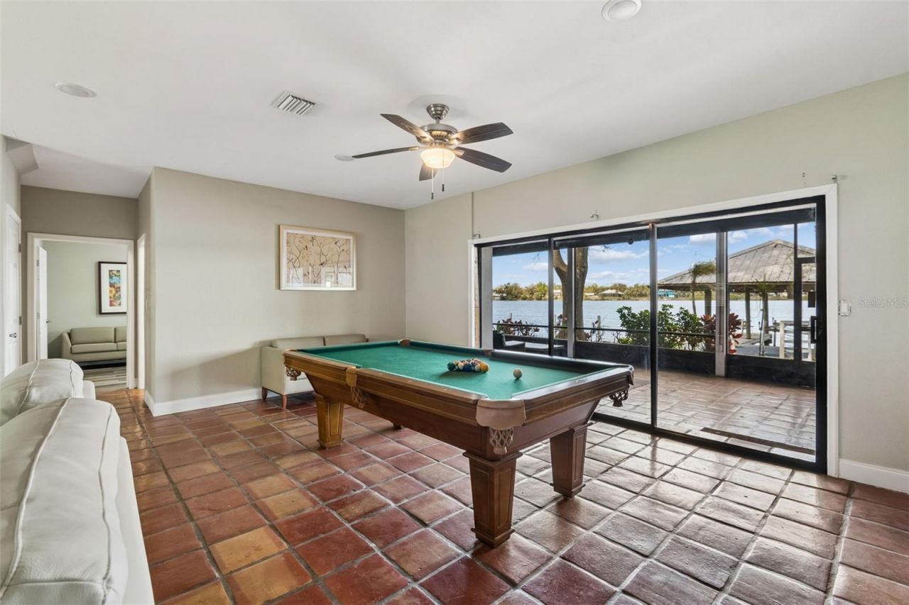 9901 Bay Drive, Gibsonton, FL 33534 Photo