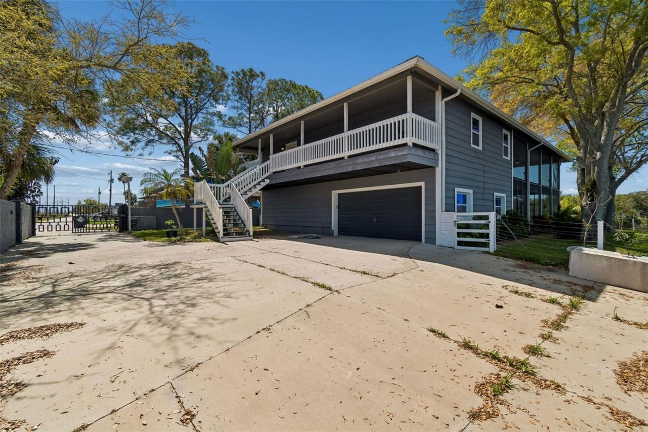 9901 Bay Drive, Gibsonton, FL 33534 Photo