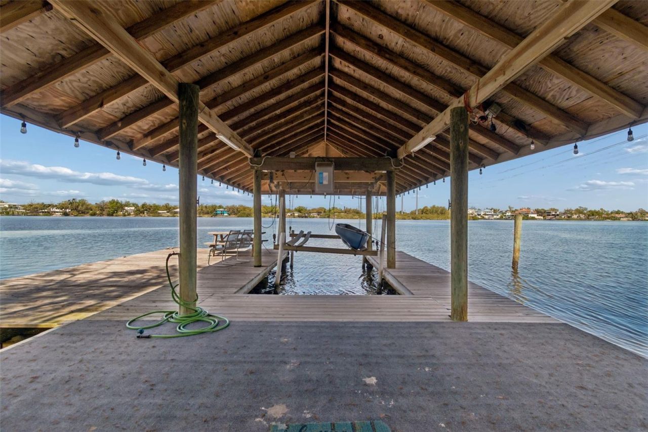 9901 Bay Drive, Gibsonton, FL 33534 Photo