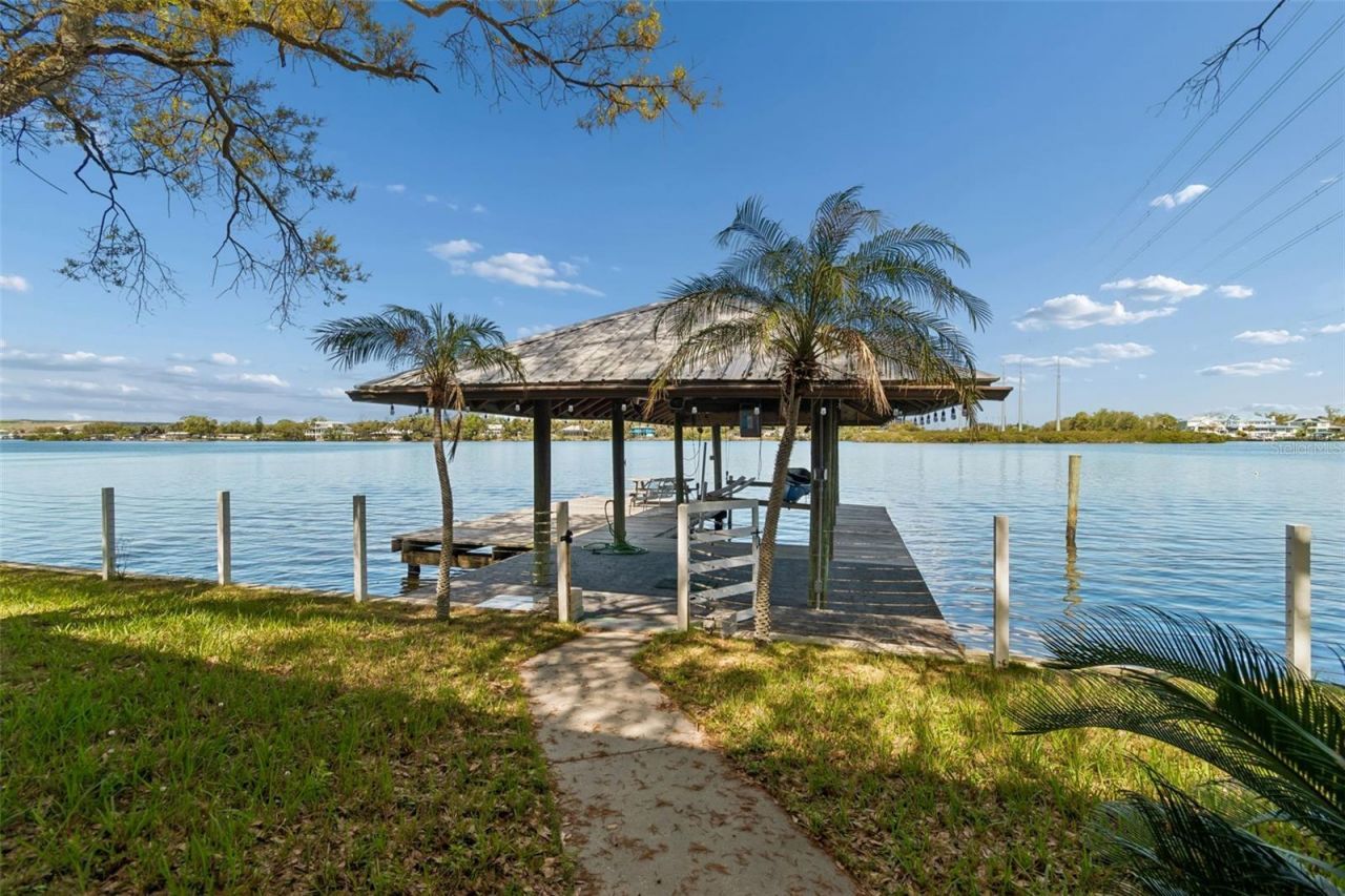 9901 Bay Drive, Gibsonton, FL 33534 Photo