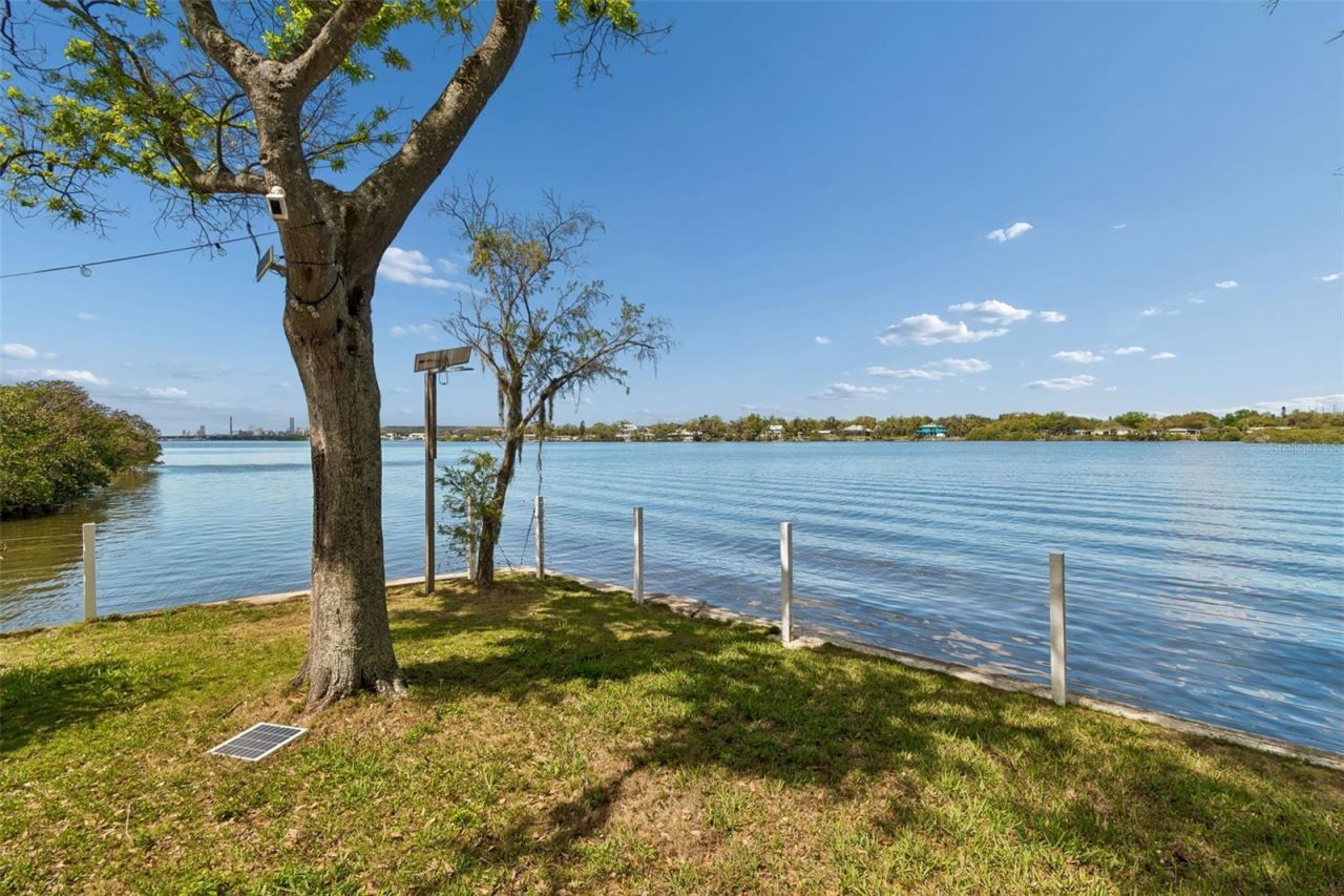 9901 Bay Drive, Gibsonton, FL 33534 Photo