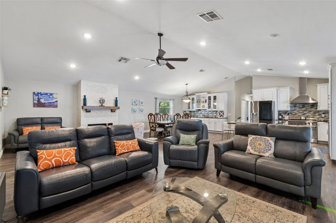 9901 Bay Drive, Gibsonton, FL 33534 Photo