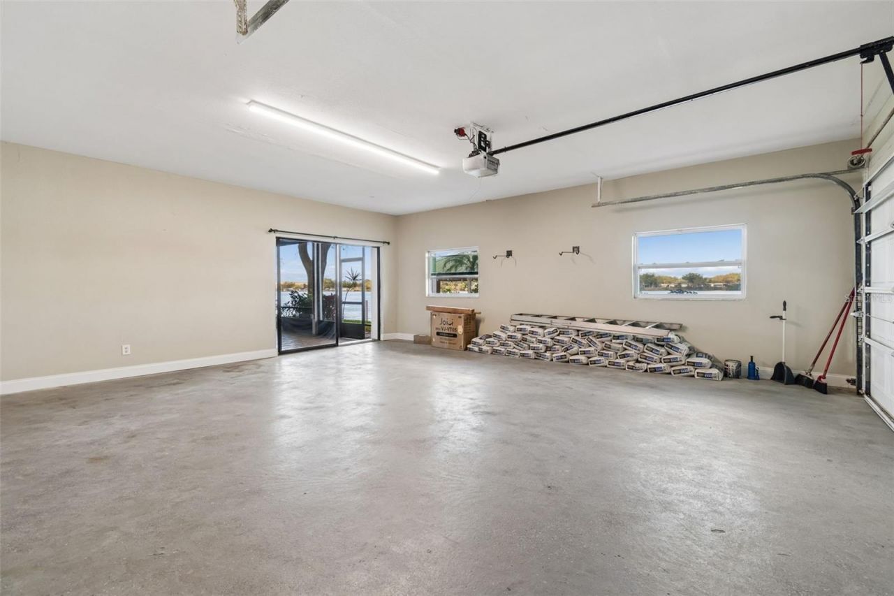 9901 Bay Drive, Gibsonton, FL 33534 Photo