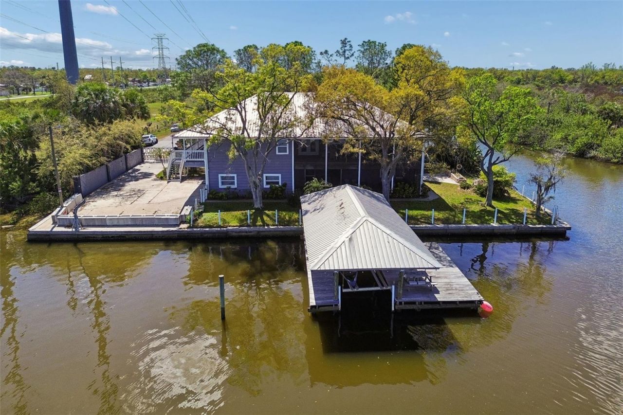 9901 Bay Drive, Gibsonton, FL 33534 Photo