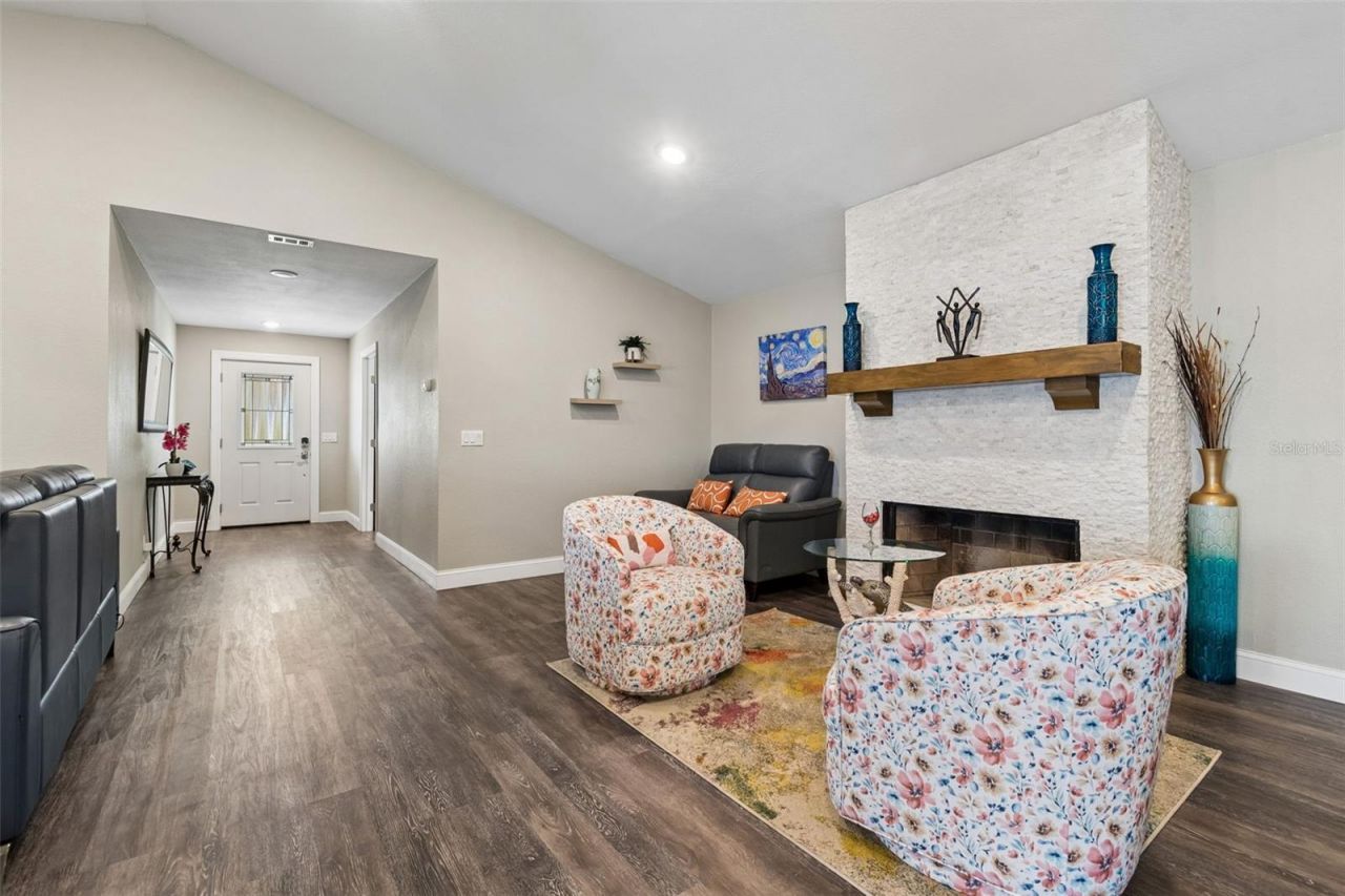 9901 Bay Drive , Gibsonton, FL 33534 Photo