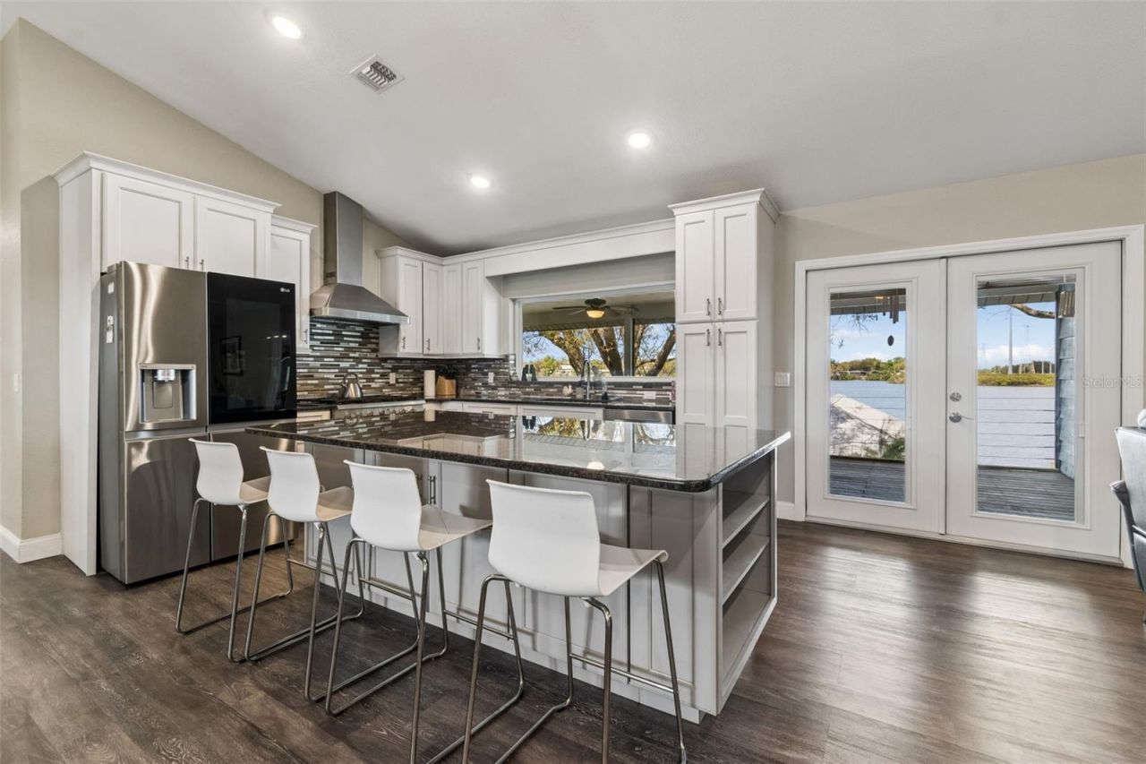 9901 Bay Drive, Gibsonton, FL 33534 Photo
