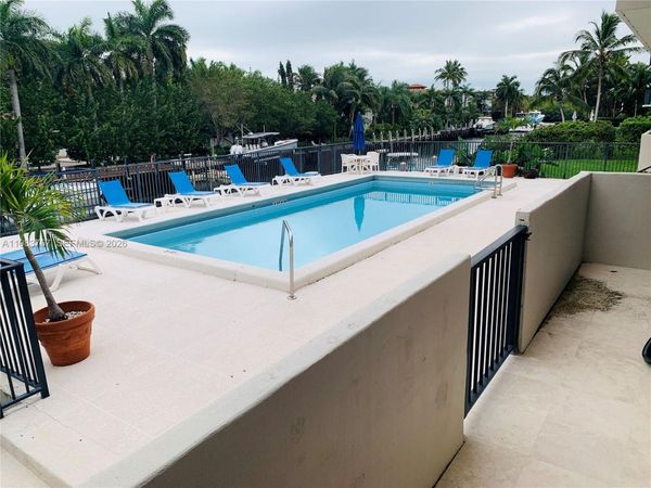 6815 Edgewater Dr, Unit 105, Coral Gables, FL 33133