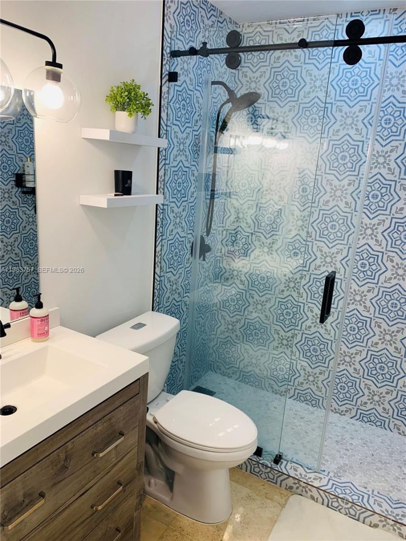 6815 Edgewater Dr, Unit 105, Coral Gables, FL 33133 Photo