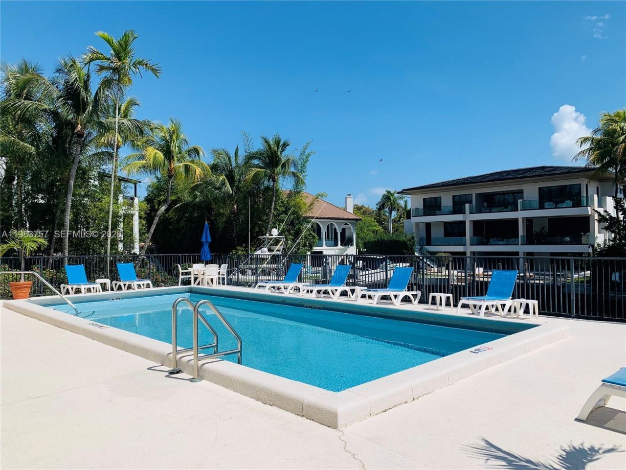 6815 Edgewater Dr, Unit 105, Coral Gables, FL 33133 Photo