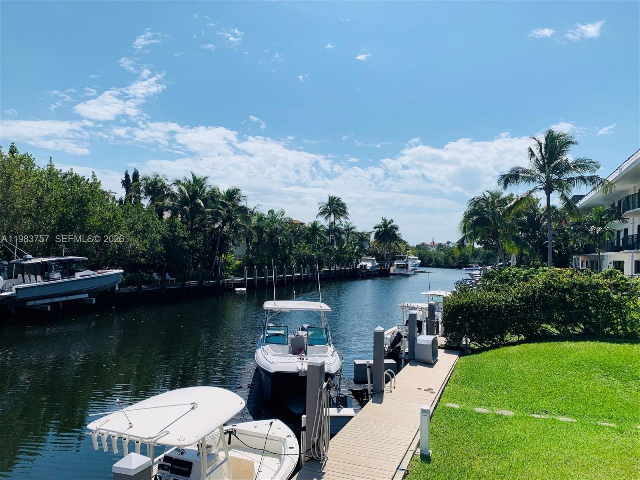 6815 Edgewater Dr, Unit 105, Coral Gables, FL 33133 Photo