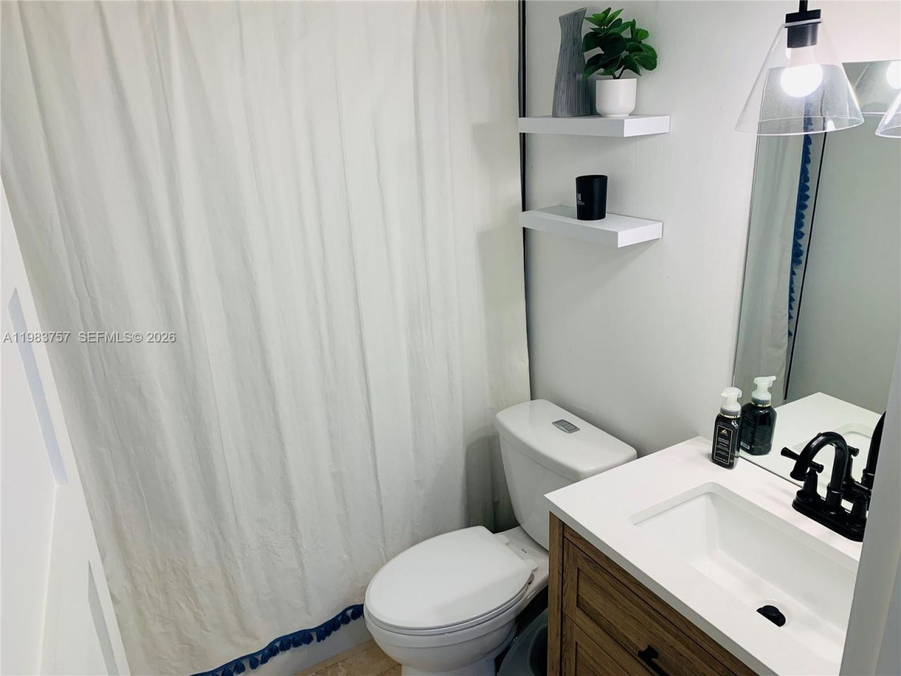 6815 Edgewater Dr, Unit 105, Coral Gables, FL 33133 Photo