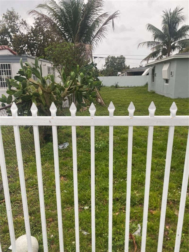 1070 NW 147th St, Miami, FL 33168 Photo