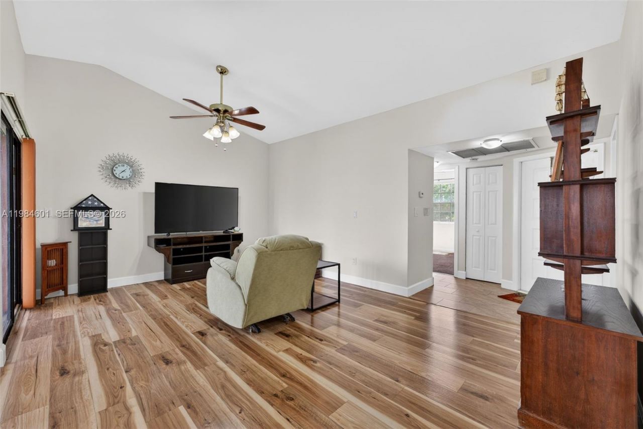 889 Hamilton Dr, Unit 889L, Homestead, FL 33034 Photo