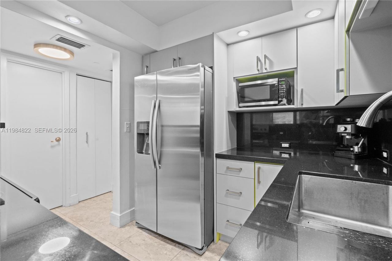 3675 N Country Club Dr, Unit 1907, Aventura, FL 33180 Photo