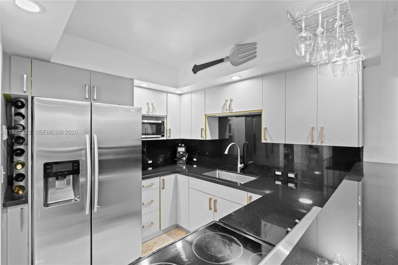 3675 N Country Club Dr, Unit 1907, Aventura, FL 33180 Photo