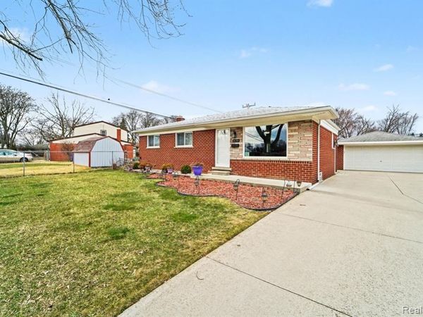 5135 Sudbury Drive, Warren, MI 48092