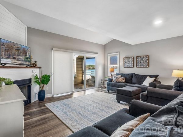 14021 Queens Harbor Road, Charlotte, NC 28278