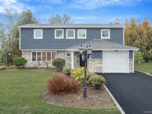 12 Crabapple Lane , Commack, NY 11725