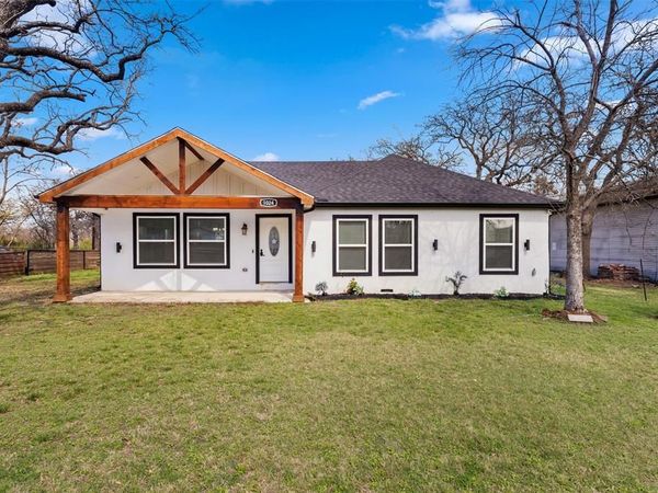 1024 Greenlee Street , Denton, TX 76201