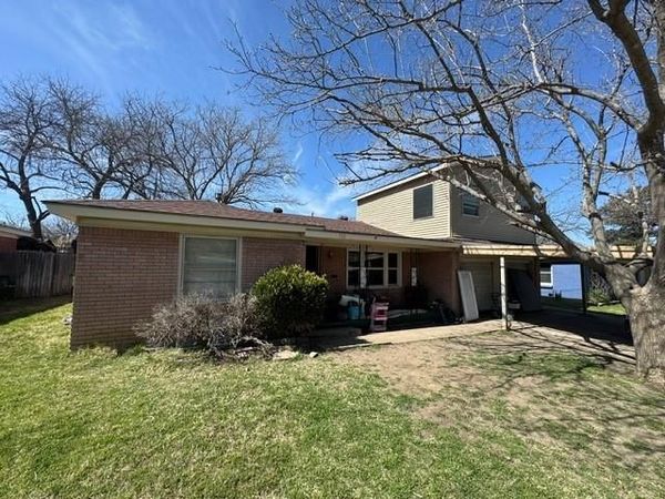 512 Kimbrough Street, White Settlement, TX 76108