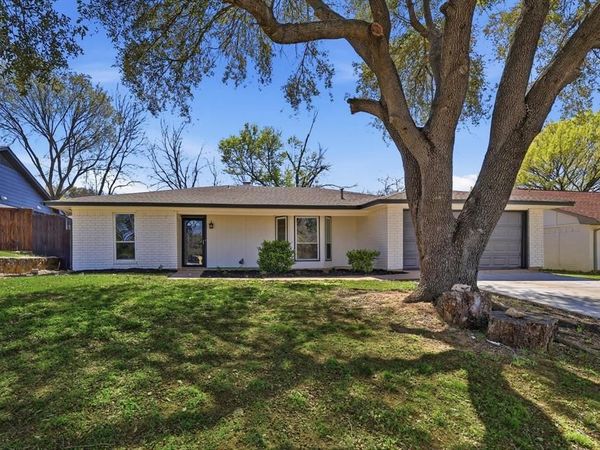 2211 Sierra Drive , Grapevine, TX 76051