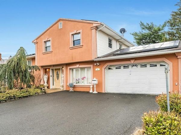 8 Monaghan Road, EDISON, NJ 08817