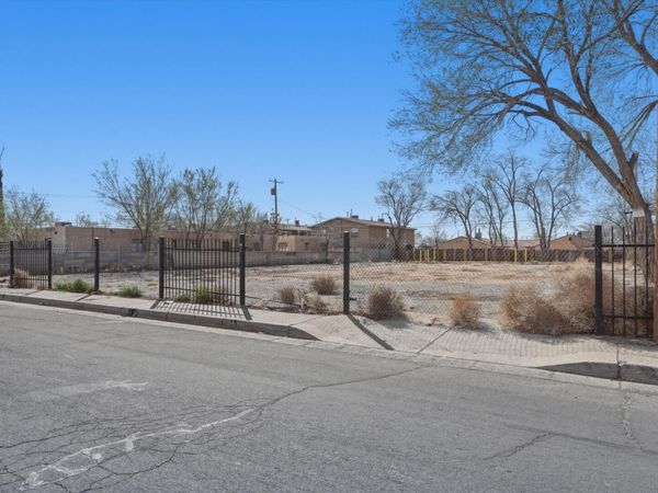 215 Wisconsin Street NE, Albuquerque, NM 87108