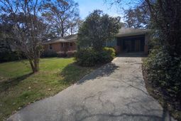 146 Chadwick Drive photo 4
