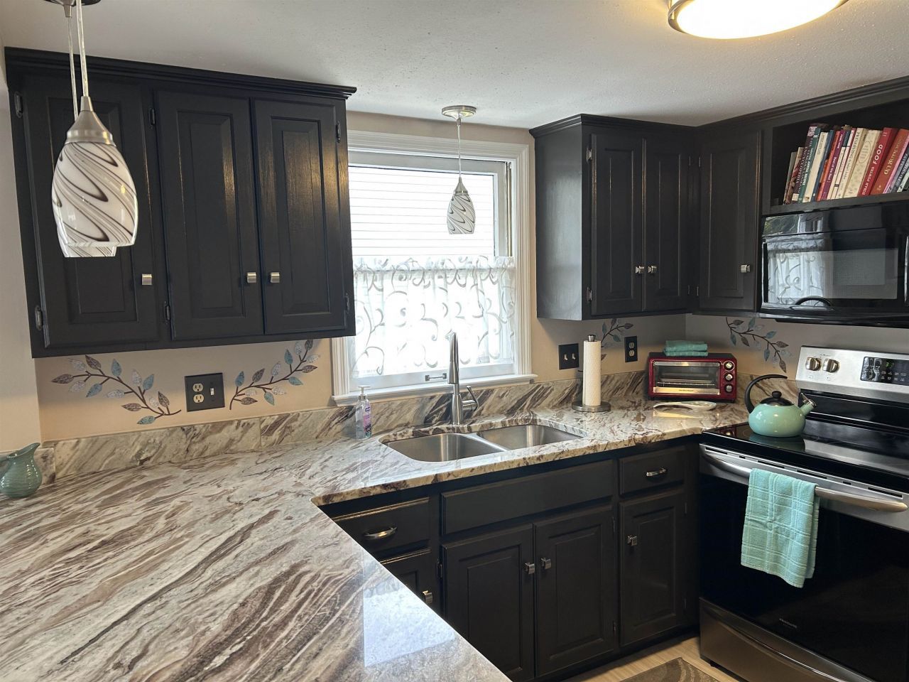 1575 Victoria Ln. Photo 12