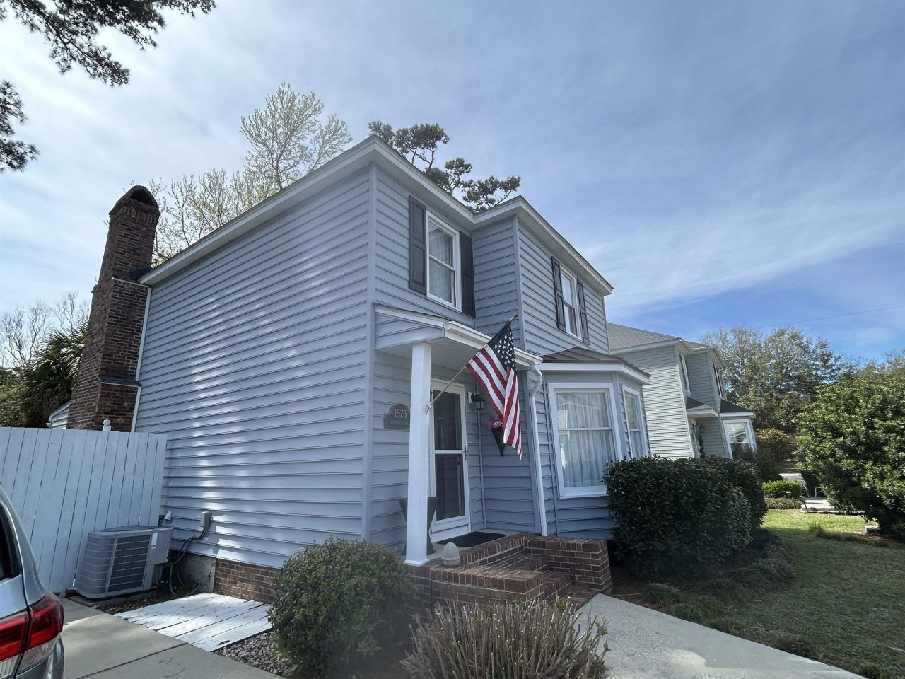 1575 Victoria Ln. Photo 4