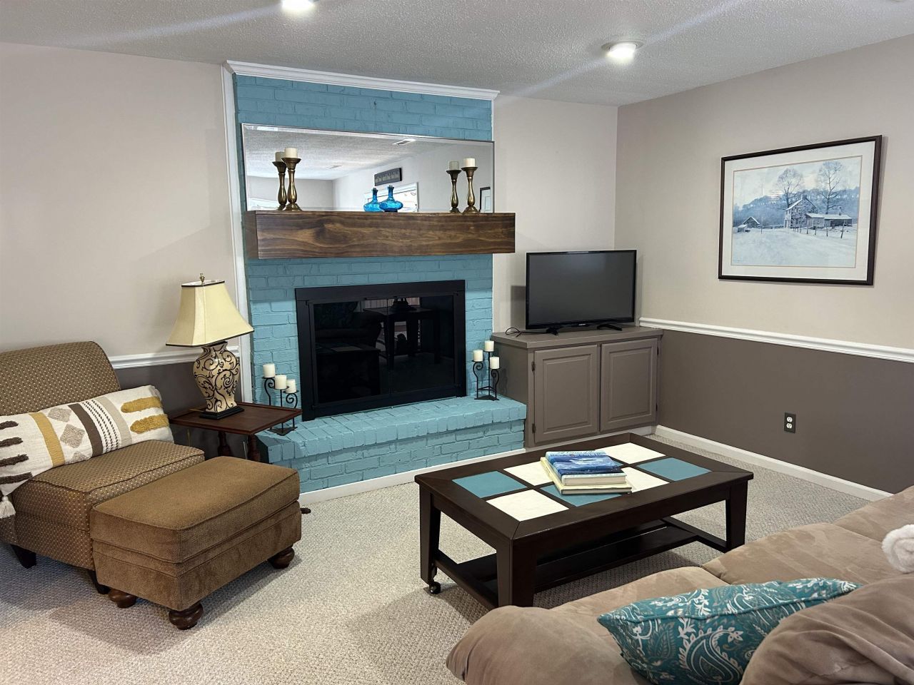 1575 Victoria Ln. Photo 7